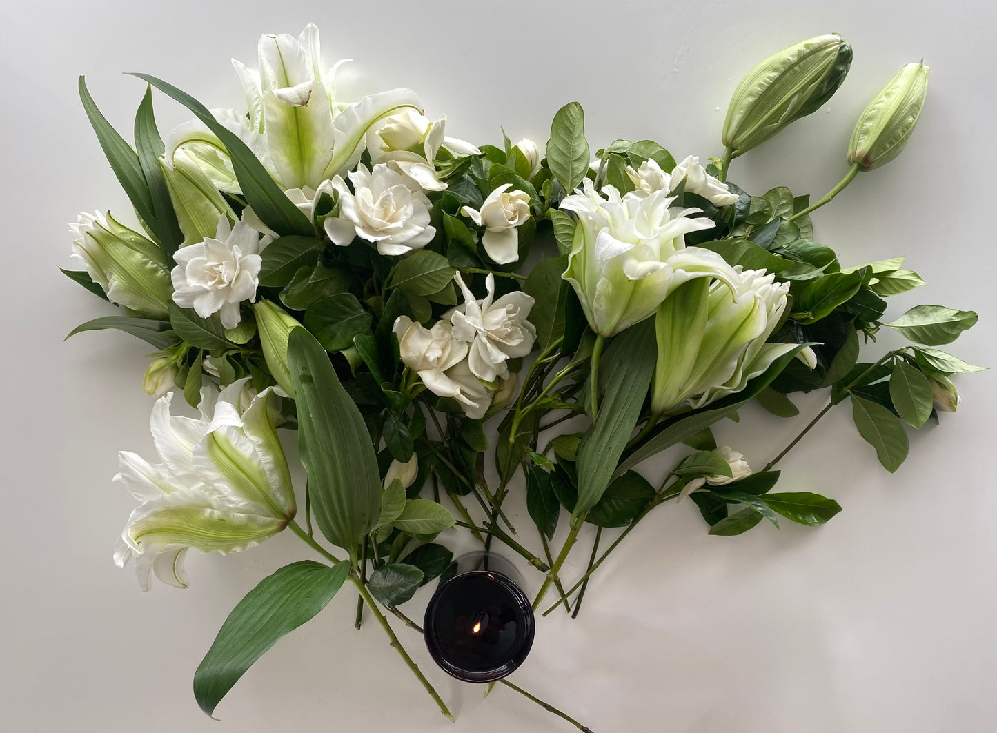 Roman Holiday Studio Grande Vine & Bloom Box