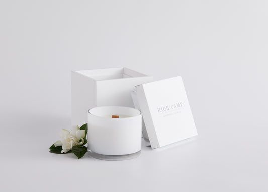 WHITE SIGNATURE WIDE WICK CANDLE